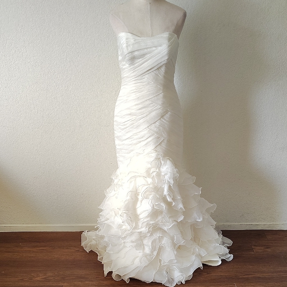 San Patrick 1964 Size 8 Elegant White Strap Dress